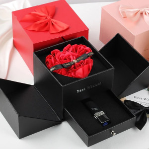 Δημιουργικό Κουτί Δώρου 'Πάθος των Τριαντάφυλλων' με Κόκκινη Διακόσμηση, χώρος για Κολιέ και Δαχτυλίδια με Τριαντάφυλλα Μαύρο