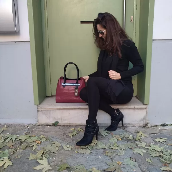 ΓΥΝΑΙΚΕΙΟ ΚΑΣΚΟΛ EΣΑΡΠΑ
