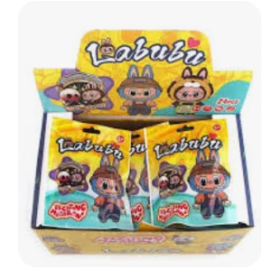 Σακουλάκι με φιγούρα Labubu και κάρτες Surprise 852-1 